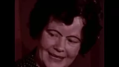 play Harige milf korries in retro orgie viertal