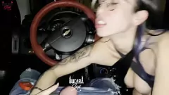 play Sexy Latina im Schwanz für eine heiße Blowjob -Fahrt bezahlt