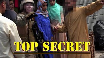 play Xnxx in arabia pe frontul de lucru cu doua tarfa futute de armata xxl
