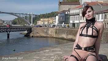 play Sexy Video mit einer schönen Brünette