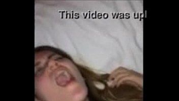 play Eingedrungen in ihr kleines und freches Arschloch xnxx ficken