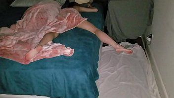 play Ubriaca di alcol adolescenziale e umiliata sessualmente nel sonno