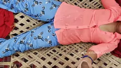 play El exclusivo coño afeitado y húmedo de la adolescente india Tannu lamido y follado en 4K