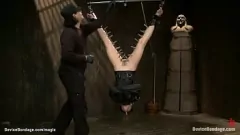 play Bondage brunette hardcore anal baise avec gode et bâillonnement